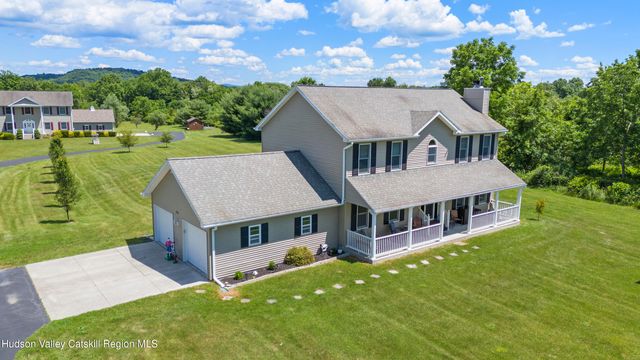 311 Middle Road, Hudson, NY 12534