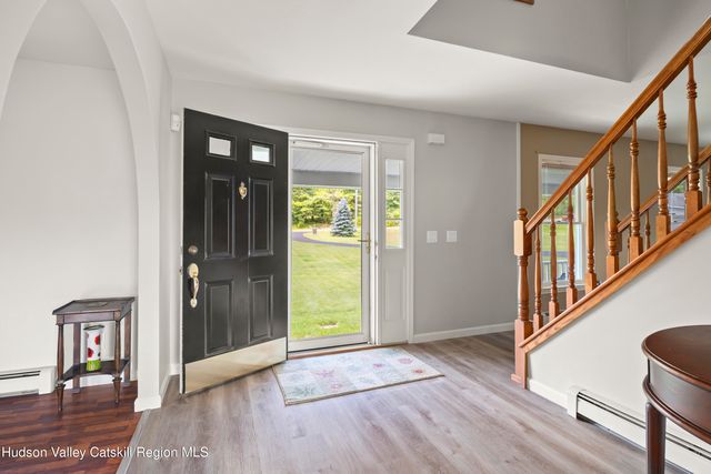311 Middle Road, Hudson, NY 12534