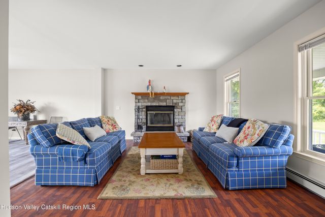 311 Middle Road, Hudson, NY 12534