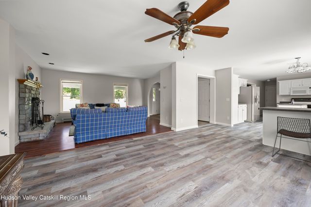 311 Middle Road, Hudson, NY 12534