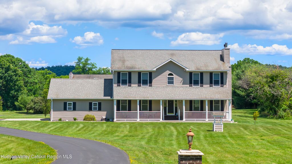 311 Middle Road, Hudson, NY 12534