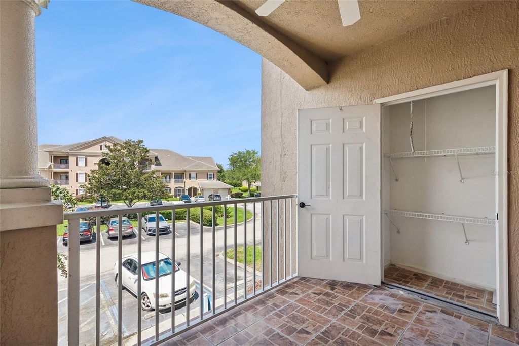 Image 20 of property listing at 14205 FALLS CHURCH DRIVE 2007, Orlando, FL 32837