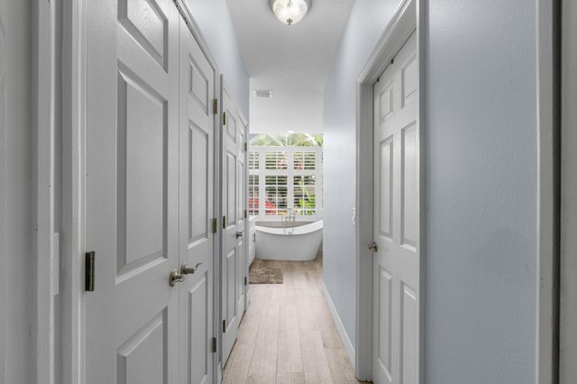 1931 Staimford Circle, Wellington, FL 33414