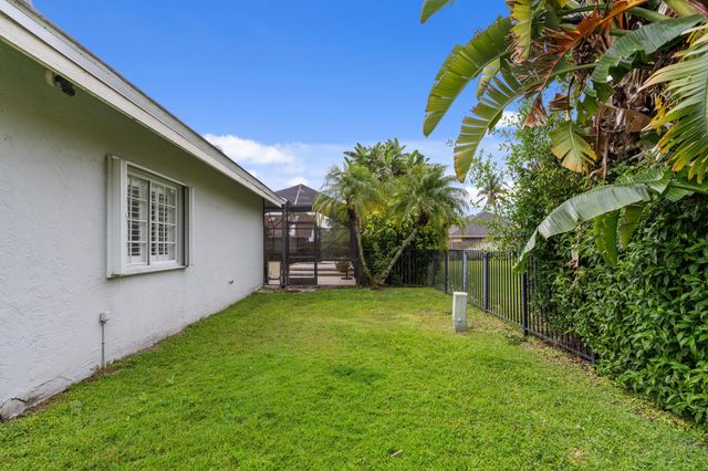 1931 Staimford Circle, Wellington, FL 33414