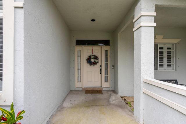 1931 Staimford Circle, Wellington, FL 33414