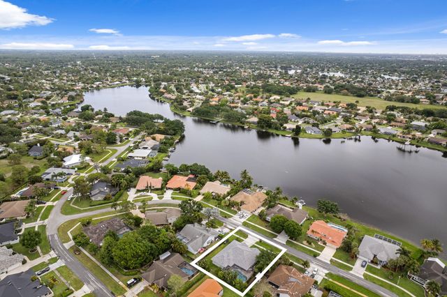 1931 Staimford Circle, Wellington, FL 33414