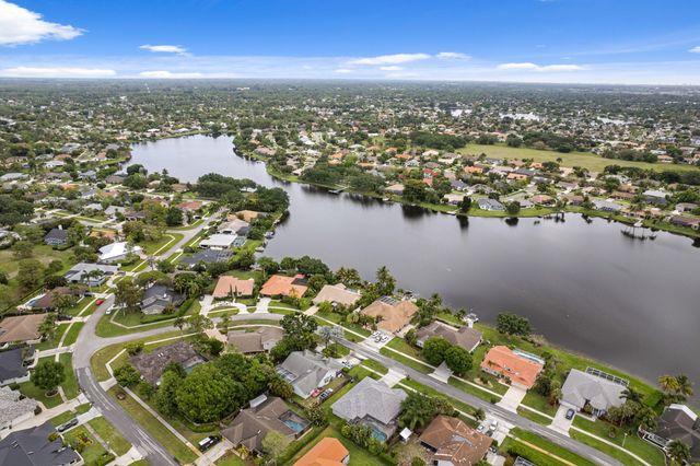 1931 Staimford Circle, Wellington, FL 33414