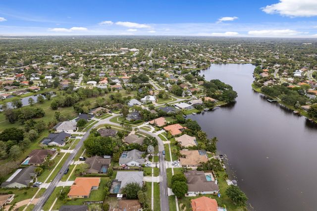 1931 Staimford Circle, Wellington, FL 33414