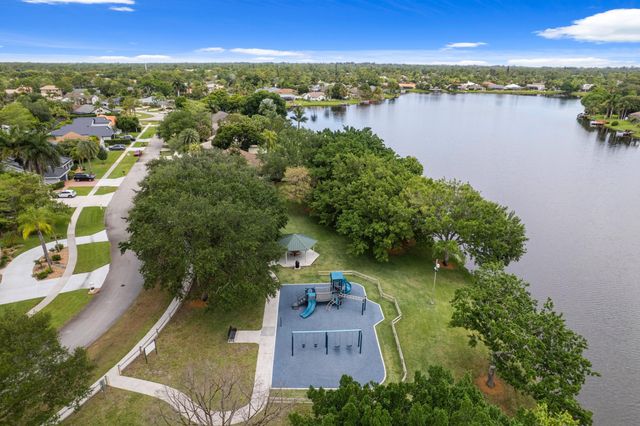 1931 Staimford Circle, Wellington, FL 33414