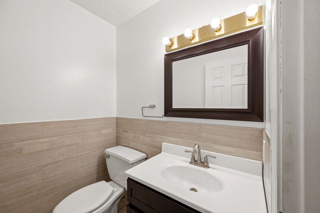 470 Adams St 2, Quincy, MA 02169