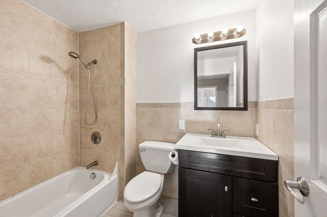 470 Adams St 2, Quincy, MA 02169