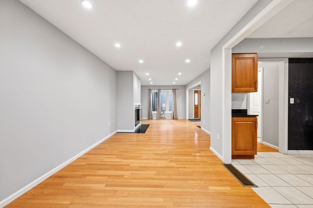 470 Adams St 2, Quincy, MA 02169