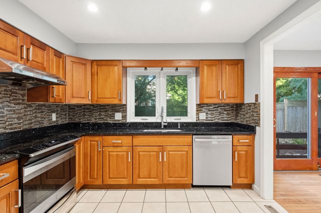 470 Adams St 2, Quincy, MA 02169