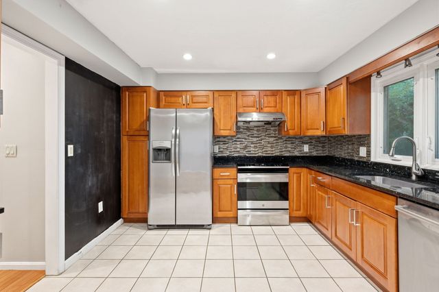 470 Adams St 2, Quincy, MA 02169