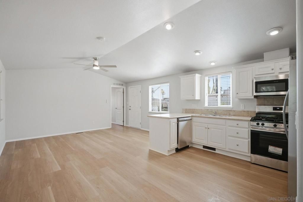 Image 3 of property listing at 13594 Highway 8 Business SPC 15, Lakeside, CA 92040