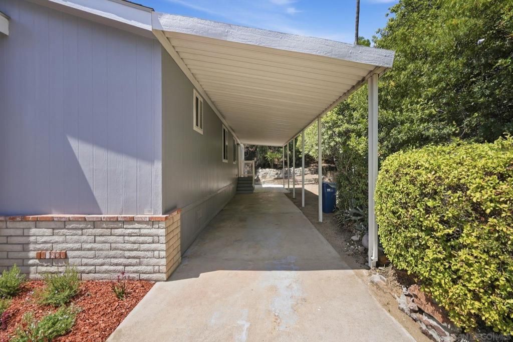 Image 6 of property listing at 13594 Highway 8 Business SPC 15, Lakeside, CA 92040