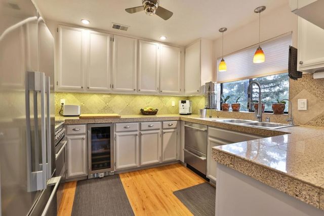 47 Dot Avenue D, Campbell, CA 95008