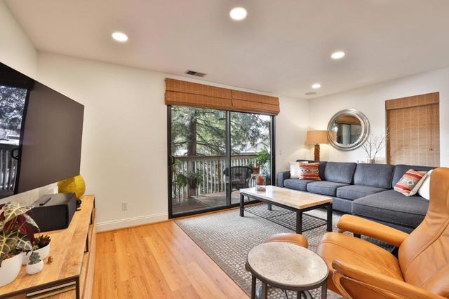 47 Dot Avenue D, Campbell, CA 95008