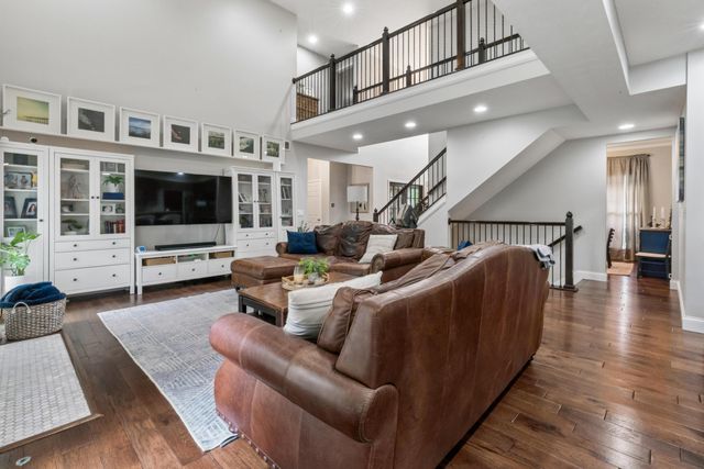 6325 Parkmeadow Lane, Hilliard, OH 43026