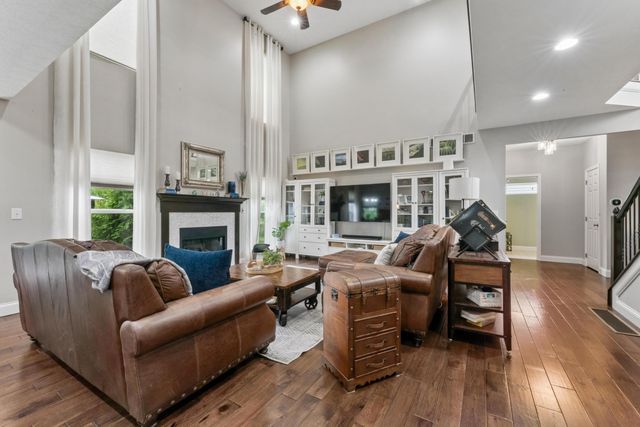 6325 Parkmeadow Lane, Hilliard, OH 43026