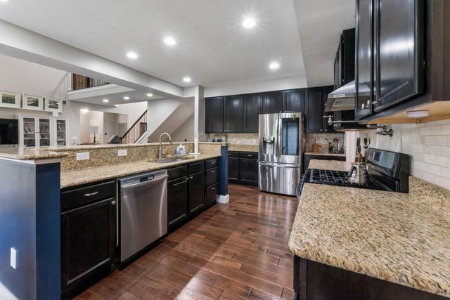 6325 Parkmeadow Lane, Hilliard, OH 43026