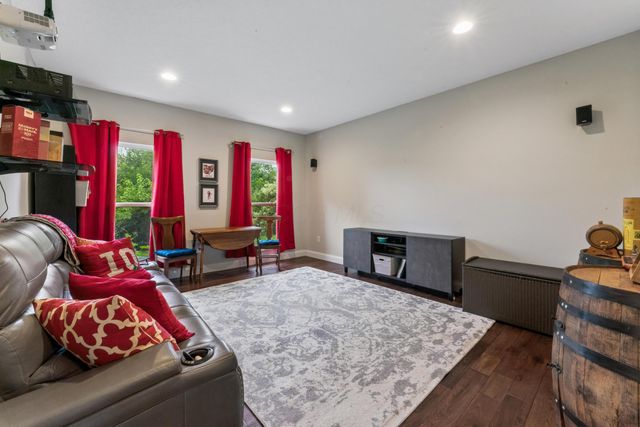 6325 Parkmeadow Lane, Hilliard, OH 43026
