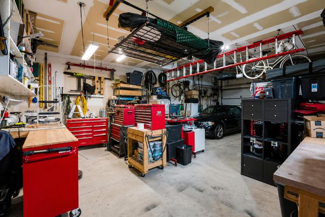 6325 Parkmeadow Lane, Hilliard, OH 43026