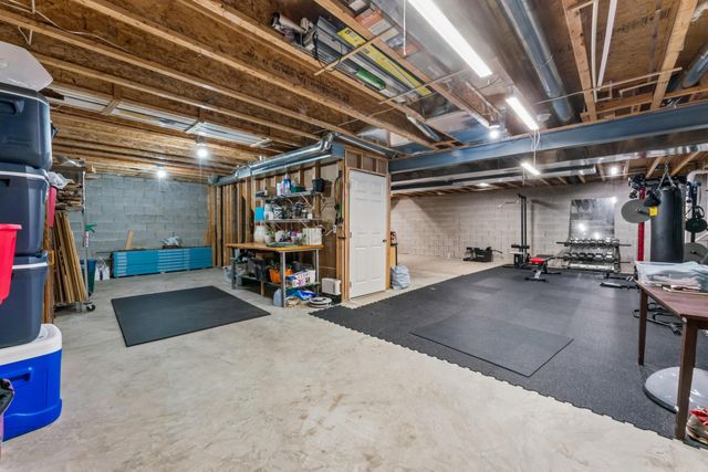 6325 Parkmeadow Lane, Hilliard, OH 43026