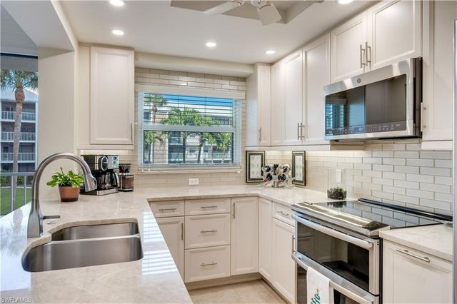 3000 Gulf Shore BLVD N # 212, Naples, FL 34103