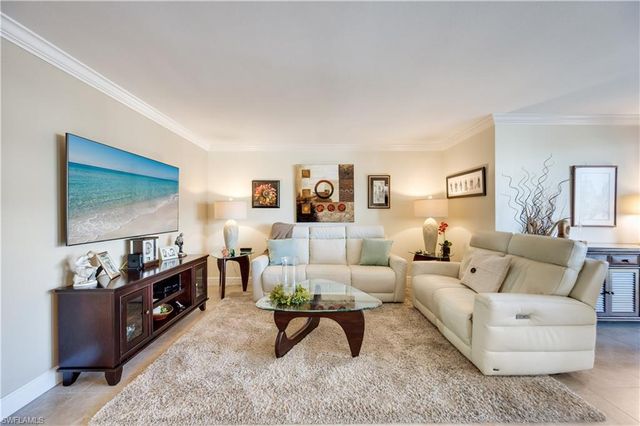3000 Gulf Shore BLVD N # 212, Naples, FL 34103
