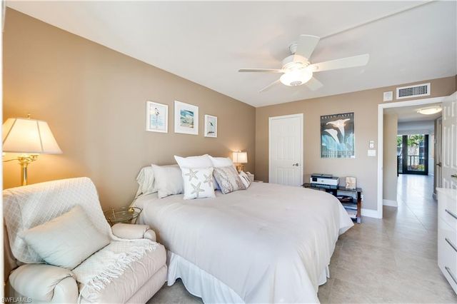 3000 Gulf Shore BLVD N # 212, Naples, FL 34103