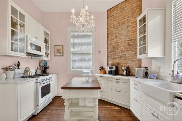 416 W 36th Street, Savannah, GA 31401