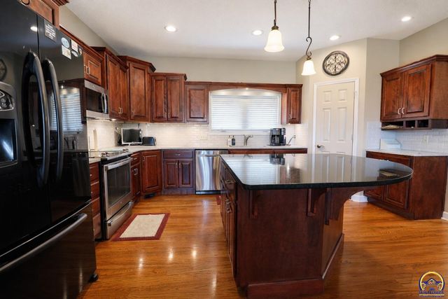 2141 SE Ratner RD, Tecumseh, KS 66542