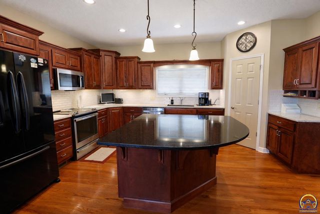 2141 SE Ratner RD, Tecumseh, KS 66542