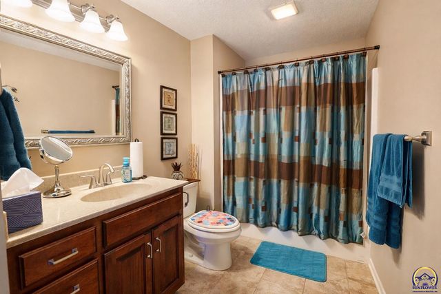 2141 SE Ratner RD, Tecumseh, KS 66542