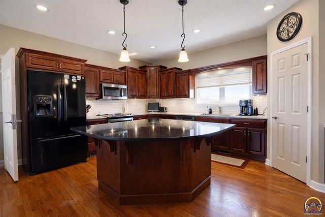 2141 SE Ratner RD, Tecumseh, KS 66542