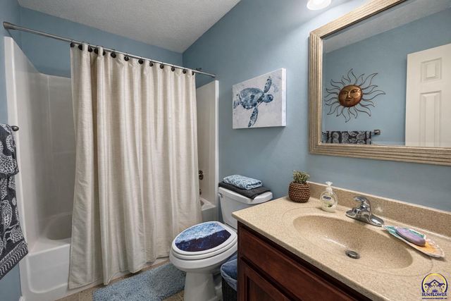 2141 SE Ratner RD, Tecumseh, KS 66542