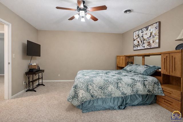 2141 SE Ratner RD, Tecumseh, KS 66542