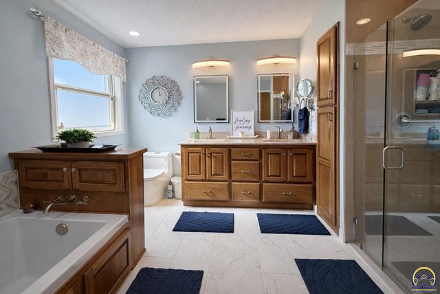 2141 SE Ratner RD, Tecumseh, KS 66542