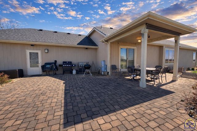 2141 SE Ratner RD, Tecumseh, KS 66542