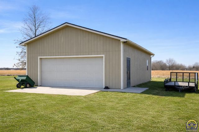 2141 SE Ratner RD, Tecumseh, KS 66542