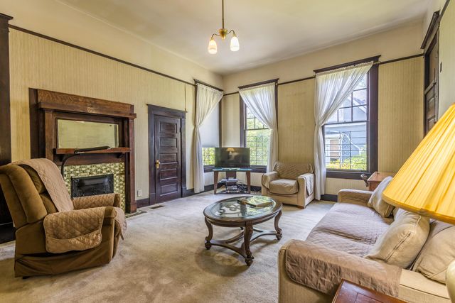 309 Walnut St., Hattiesburg, MS 39401