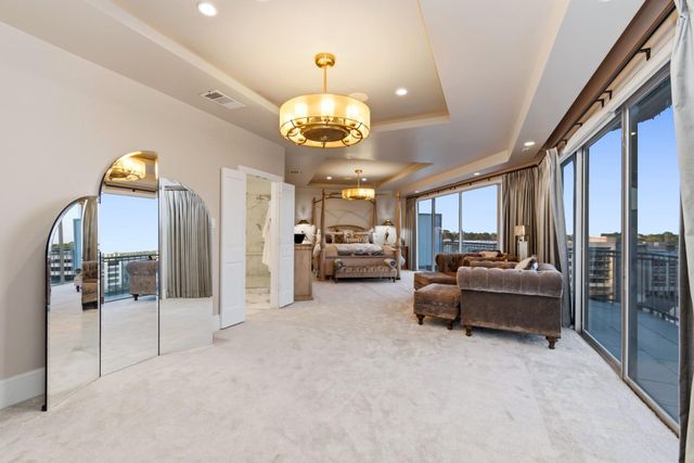 5050 Woodway Drive 8N, Houston, TX 77056