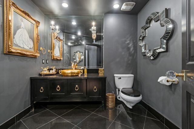5050 Woodway Drive 8N, Houston, TX 77056