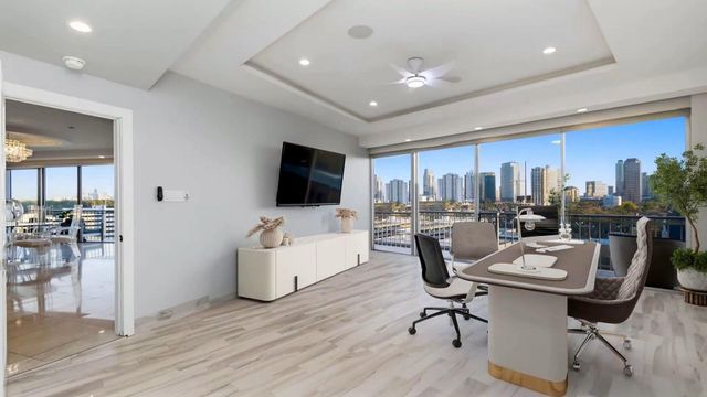 5050 Woodway Drive 8N, Houston, TX 77056