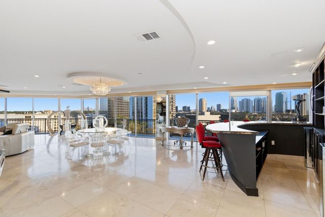 5050 Woodway Drive 8N, Houston, TX 77056