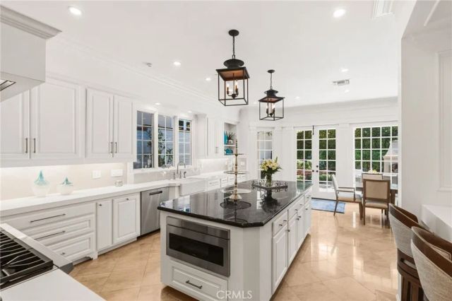 3 Barrenger Court, Newport Beach, CA 92660