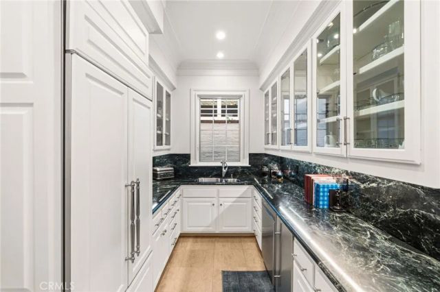 3 Barrenger Court, Newport Beach, CA 92660