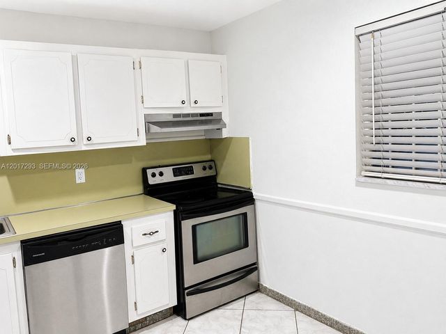 410 SE 2nd St 415, Hallandale Beach, FL 33009
