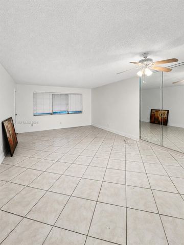 410 SE 2nd St 415, Hallandale Beach, FL 33009